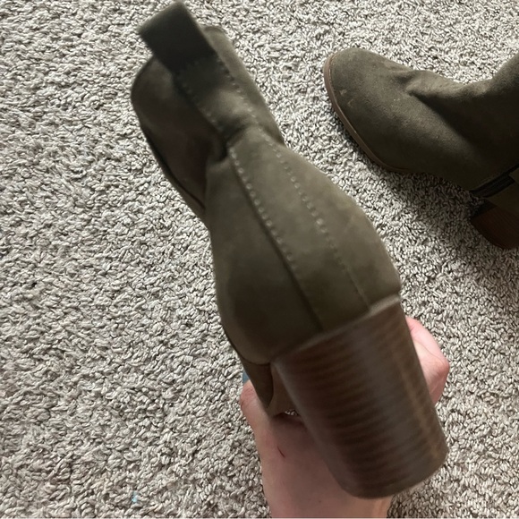 BOOTIES - Picture 4 of 9